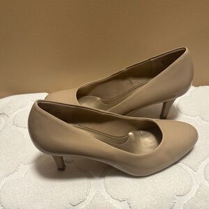 Comfort Plus by Predictions Beige Heels